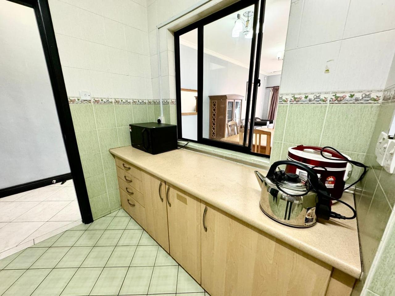 Marina Court Vacation Home 3 Bedrooms - Kota Kinabalu Exterior foto